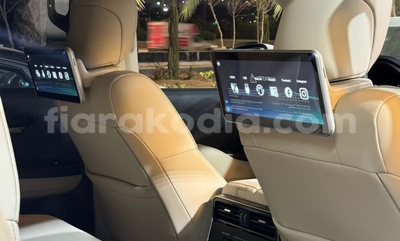 Buy Used Toyota Land Cruiser White Car in Andevoranto in Toamasina Buy Used Toyota Land Cruiser White Car in Andevoranto in Toamasina