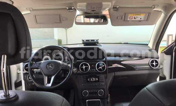 Acheter Occasion Voiture Mercedes‒Benz GLK–Class Blanc à Antananarivo, Analamanga Acheter Occasion Voiture Mercedes‒Benz GLK–Class Blanc à Antananarivo, Analamanga