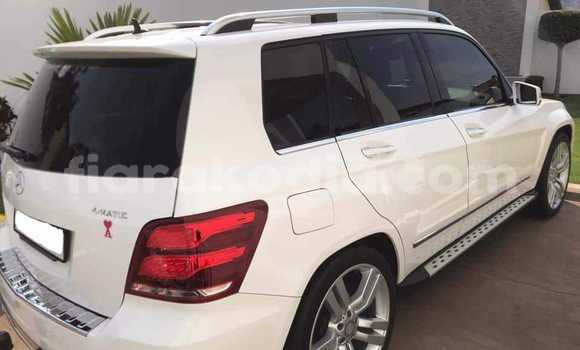 Acheter Occasion Voiture Mercedes‒Benz GLK–Class Blanc à Antananarivo, Analamanga Acheter Occasion Voiture Mercedes‒Benz GLK–Class Blanc à Antananarivo, Analamanga