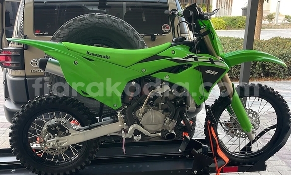 Acheter Occasion Moto Kawasaki KX 85 Vert à Ambalavao, Haute Matsiatra Acheter Occasion Moto Kawasaki KX 85 Vert à Ambalavao, Haute Matsiatra
