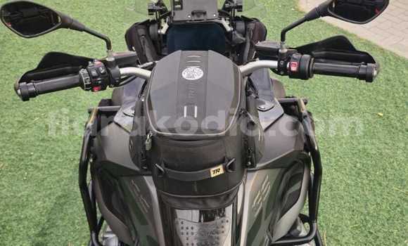 Acheter Occasion Moto BMW R1200GS Adventure Noir à Ambalavao, Haute Matsiatra Acheter Occasion Moto BMW R1200GS Adventure Noir à Ambalavao, Haute Matsiatra