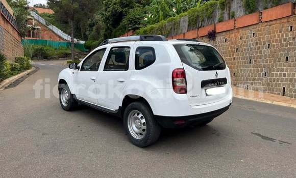 Buy Used Dacia Duster White Car in Ambatomainty in Melaky Buy Used Dacia Duster White Car in Ambatomainty in Melaky