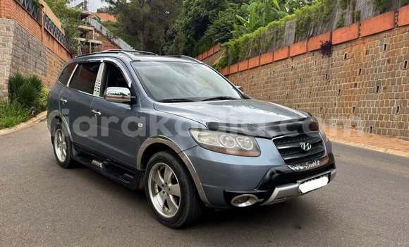 Buy Used Hyundai Santa Fe Silver Car in Ambatondrazaka in Alaotra-Mangoro Buy Used Hyundai Santa Fe Silver Car in Ambatondrazaka in Alaotra-Mangoro