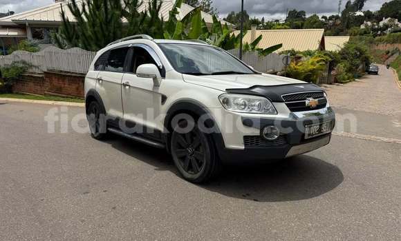Acheter Occasion Voiture Chevrolet Captiva Blanc à Antsiranana, Diana Acheter Occasion Voiture Chevrolet Captiva Blanc à Antsiranana, Diana