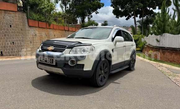 Acheter Occasion Voiture Chevrolet Captiva Blanc à Antsiranana, Diana Acheter Occasion Voiture Chevrolet Captiva Blanc à Antsiranana, Diana