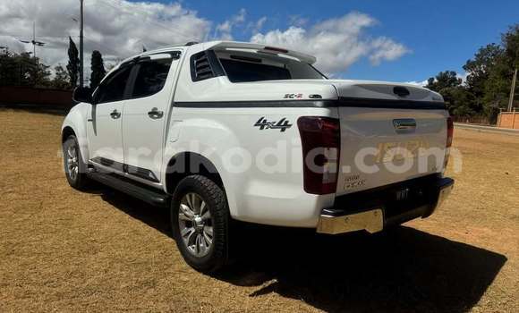 Acheter Occasion Voiture Isuzu D–MAX Blanc à Antananarivo, Analamanga Acheter Occasion Voiture Isuzu D–MAX Blanc à Antananarivo, Analamanga