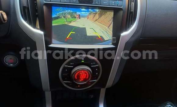 Acheter Occasion Voiture Isuzu D–MAX Blanc à Antananarivo, Analamanga Acheter Occasion Voiture Isuzu D–MAX Blanc à Antananarivo, Analamanga