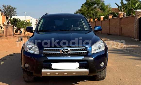 Acheter Occasion Voiture Toyota RAV4 Bleu à Antananarivo, Analamanga Acheter Occasion Voiture Toyota RAV4 Bleu à Antananarivo, Analamanga
