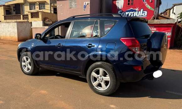 Acheter Occasion Voiture Toyota RAV4 Bleu à Antananarivo, Analamanga Acheter Occasion Voiture Toyota RAV4 Bleu à Antananarivo, Analamanga