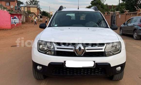 Acheter Occasion Voiture Dacia Duster Blanc à Antananarivo, Analamanga Acheter Occasion Voiture Dacia Duster Blanc à Antananarivo, Analamanga