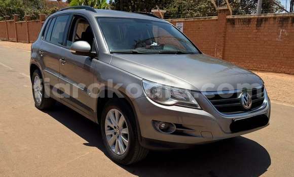 Acheter Occasion Voiture Volkswagen Tiguan Gris à Antananarivo, Analamanga Acheter Occasion Voiture Volkswagen Tiguan Gris à Antananarivo, Analamanga