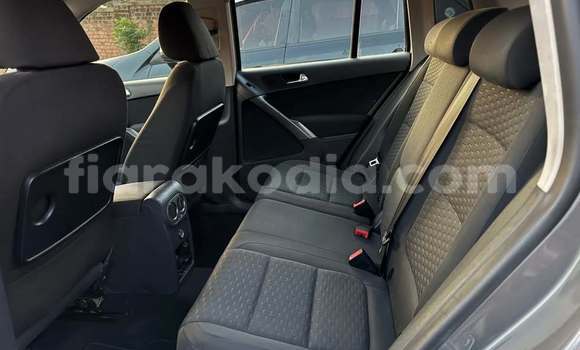 Buy Used Volkswagen Tiguan Silver Car in Antananarivo in Analamanga Buy Used Volkswagen Tiguan Silver Car in Antananarivo in Analamanga
