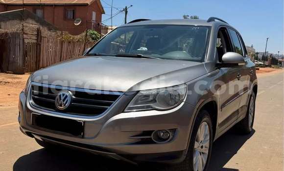Buy Used Volkswagen Tiguan Silver Car in Antananarivo in Analamanga Buy Used Volkswagen Tiguan Silver Car in Antananarivo in Analamanga