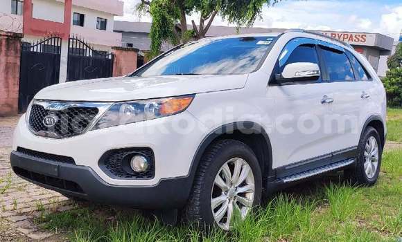 Buy Used Kia Sorento White Car in Antananarivo in Analamanga Buy Used Kia Sorento White Car in Antananarivo in Analamanga
