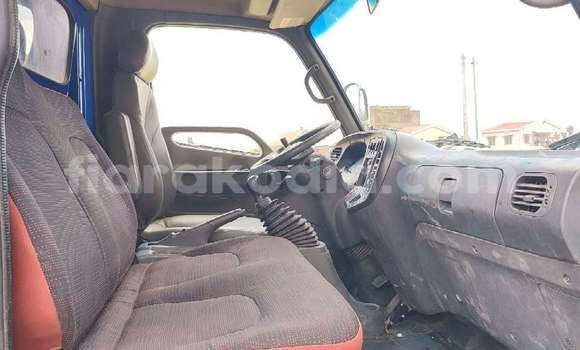 Hividy Hyundai Marcia Blue Car in Antananarivo in Analamanga Hividy Hyundai Marcia Blue Car in Antananarivo in Analamanga