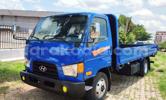 Hividy Hyundai Marcia Blue Car in Antananarivo in Analamanga Hividy Hyundai Marcia Blue Car in Antananarivo in Analamanga