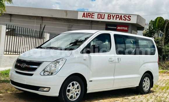 Acheter Occasion Voiture Hyundai Grand Starex Blanc à Antananarivo, Analamanga Acheter Occasion Voiture Hyundai Grand Starex Blanc à Antananarivo, Analamanga