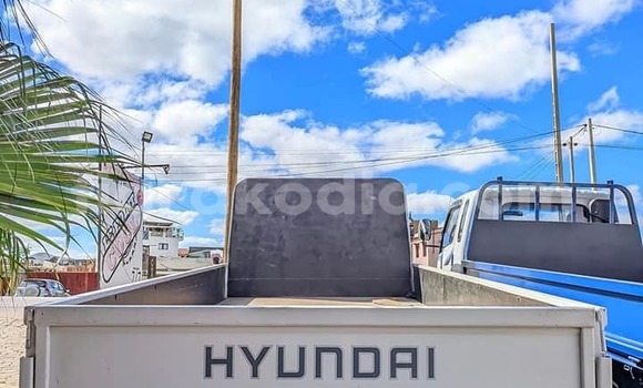 Hividy Hyundai Chorus fotsy Truck in Antananarivo in Analamanga Hividy Hyundai Chorus fotsy Truck in Antananarivo in Analamanga