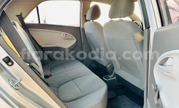 Hividy Kia Morning Silver Car in Antananarivo in Analamanga Hividy Kia Morning Silver Car in Antananarivo in Analamanga