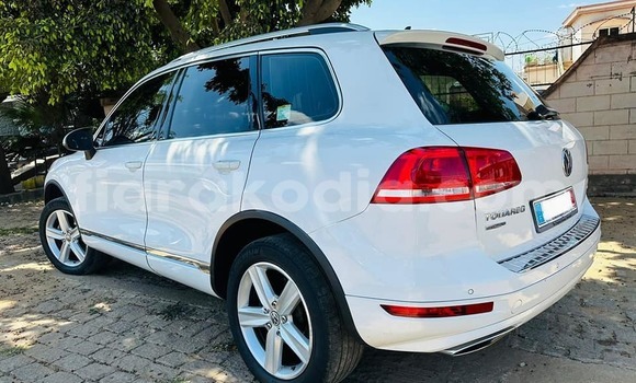 Buy Used Volkswagen Touareg White Car in Antananarivo in Analamanga Buy Used Volkswagen Touareg White Car in Antananarivo in Analamanga