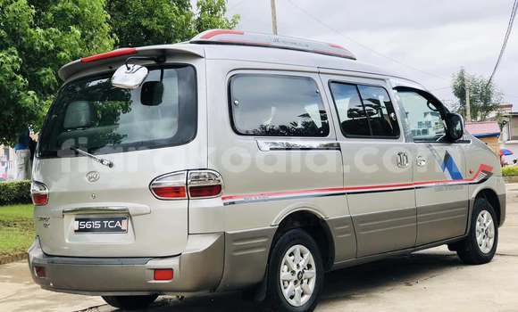 Buy Used Hyundai Starex Other Car in Antananarivo in Analamanga Buy Used Hyundai Starex Other Car in Antananarivo in Analamanga