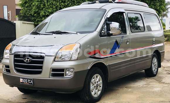 Buy Used Hyundai Starex Other Car in Antananarivo in Analamanga Buy Used Hyundai Starex Other Car in Antananarivo in Analamanga