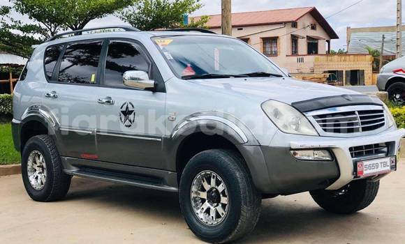 Buy Used Lexus RX Silver Car in Andevoranto in Toamasina Buy Used Lexus RX Silver Car in Andevoranto in Toamasina