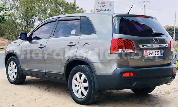 Buy Used Kia Sorento Other Car in Antananarivo in Analamanga Buy Used Kia Sorento Other Car in Antananarivo in Analamanga