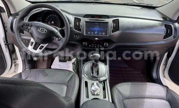 Acheter Occasion Voiture Kia Sportage Blanc à Antananarivo, Analamanga Acheter Occasion Voiture Kia Sportage Blanc à Antananarivo, Analamanga