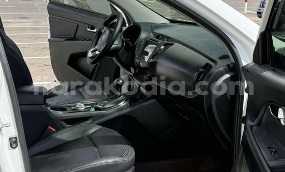 Acheter Occasion Voiture Kia Sportage Blanc à Antananarivo, Analamanga Acheter Occasion Voiture Kia Sportage Blanc à Antananarivo, Analamanga