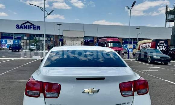 Acheter Occasion Voiture Chevrolet Malibu Blanc à Antananarivo, Analamanga Acheter Occasion Voiture Chevrolet Malibu Blanc à Antananarivo, Analamanga