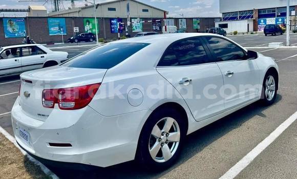 Acheter Occasion Voiture Chevrolet Malibu Blanc à Antananarivo, Analamanga Acheter Occasion Voiture Chevrolet Malibu Blanc à Antananarivo, Analamanga