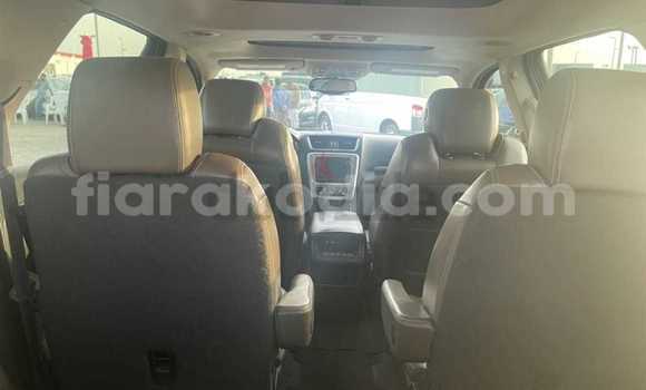 Acheter Import Voiture GMC Acadia Rouge à Antananarivo, Analamanga Acheter Import Voiture GMC Acadia Rouge à Antananarivo, Analamanga