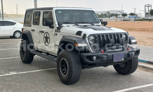 Hividy Jeep Wrangler fotsy Car in Antananarivo in Analamanga Hividy Jeep Wrangler fotsy Car in Antananarivo in Analamanga