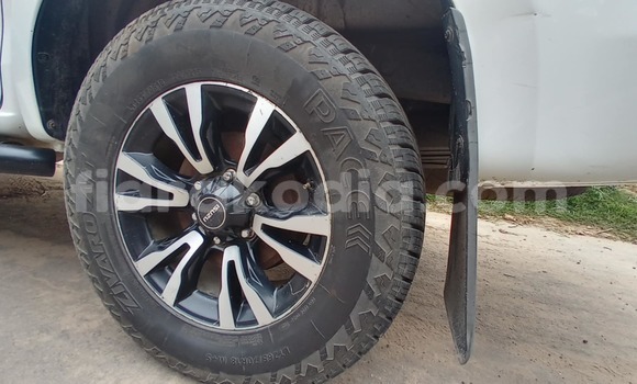 Acheter Occasion Voiture Isuzu D–MAX Blanc à Antananarivo, Analamanga Acheter Occasion Voiture Isuzu D–MAX Blanc à Antananarivo, Analamanga