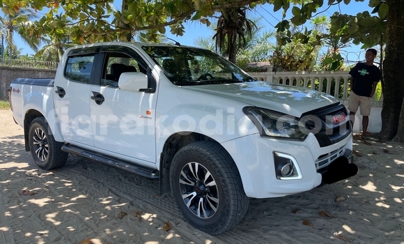 Acheter Occasion Voiture Isuzu D–MAX Blanc à Antananarivo, Analamanga Acheter Occasion Voiture Isuzu D–MAX Blanc à Antananarivo, Analamanga