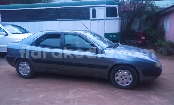 Acheter Occasion Voiture Citroen Xantia Gris à Antananarivo, Analamanga Acheter Occasion Voiture Citroen Xantia Gris à Antananarivo, Analamanga