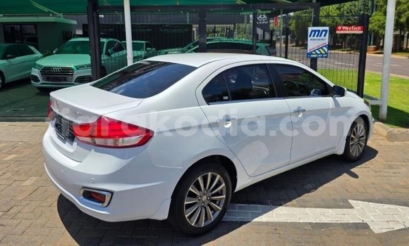 Acheter Occasion Voiture Suzuki Ciaz Blanc à Antananarivo, Analamanga Acheter Occasion Voiture Suzuki Ciaz Blanc à Antananarivo, Analamanga