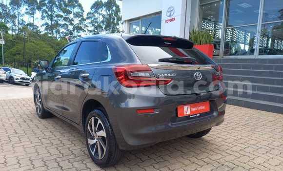 Hividy Toyota Starlet Blue Car in Antananarivo in Analamanga Hividy Toyota Starlet Blue Car in Antananarivo in Analamanga