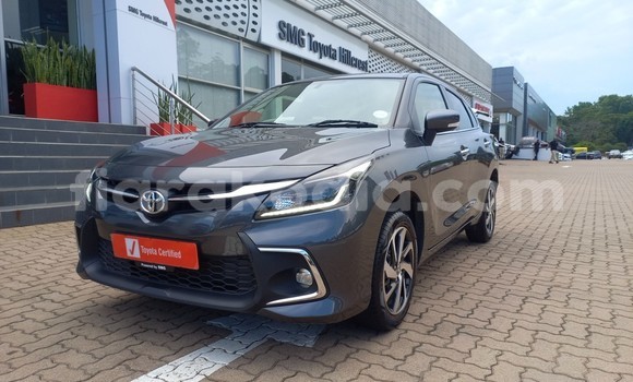 Hividy Toyota Starlet Blue Car in Antananarivo in Analamanga Hividy Toyota Starlet Blue Car in Antananarivo in Analamanga
