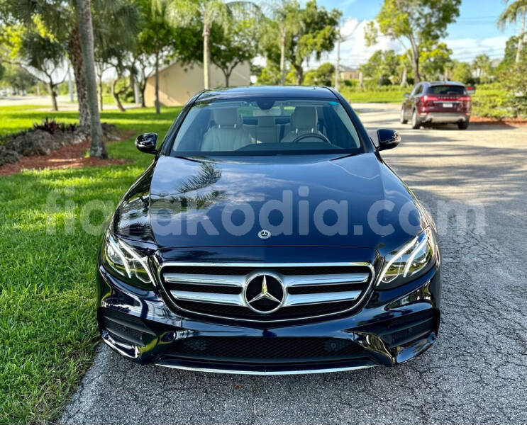 Big with watermark mercedes benz e classe analamanga antananarivo 8364