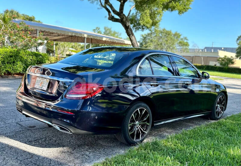 Big with watermark mercedes benz e classe analamanga antananarivo 8364