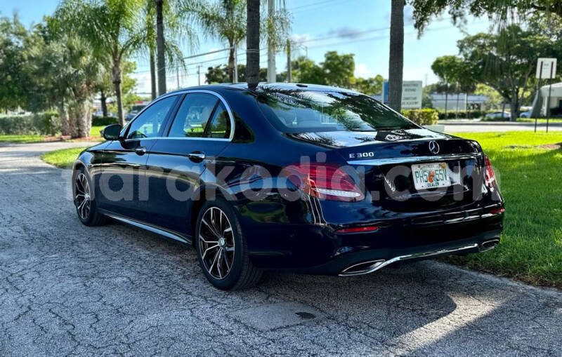 Big with watermark mercedes benz e classe analamanga antananarivo 8364