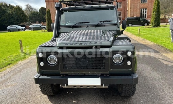 Acheter Occasion Voiture Land Rover Defender Vert à Antananarivo, Analamanga Acheter Occasion Voiture Land Rover Defender Vert à Antananarivo, Analamanga