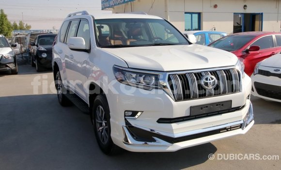 Acheter Import Voiture Toyota Prado Blanc à Import - Dubai, Diana Acheter Import Voiture Toyota Prado Blanc à Import - Dubai, Diana