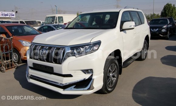 Acheter Import Voiture Toyota Prado Blanc à Import - Dubai, Diana Acheter Import Voiture Toyota Prado Blanc à Import - Dubai, Diana