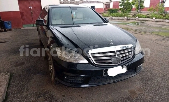Acheter Occasion Voiture Mercedes‒Benz S–Class Noir à Antananarivo, Analamanga Acheter Occasion Voiture Mercedes‒Benz S–Class Noir à Antananarivo, Analamanga