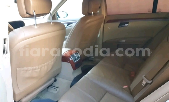 Acheter Occasion Voiture Mercedes‒Benz S–Class Noir à Antananarivo, Analamanga Acheter Occasion Voiture Mercedes‒Benz S–Class Noir à Antananarivo, Analamanga