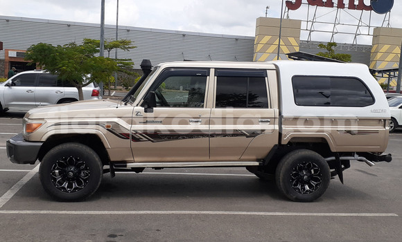Acheter Occasion Voiture Toyota Land Cruiser Beige à Antananarivo, Analamanga Acheter Occasion Voiture Toyota Land Cruiser Beige à Antananarivo, Analamanga