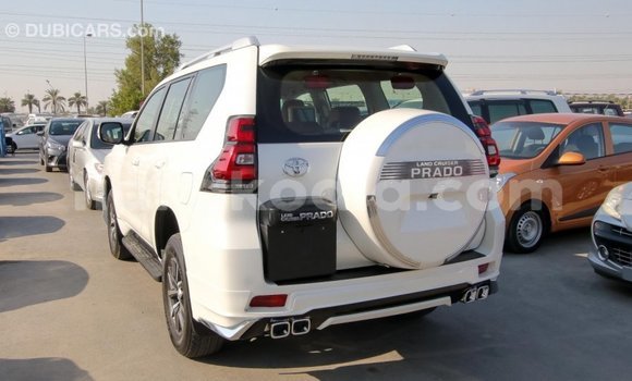 Acheter Import Voiture Toyota Prado Blanc à Import - Dubai, Diana Acheter Import Voiture Toyota Prado Blanc à Import - Dubai, Diana